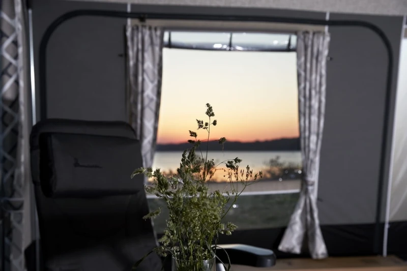 Ambassador_Dawn_Interior.jpg