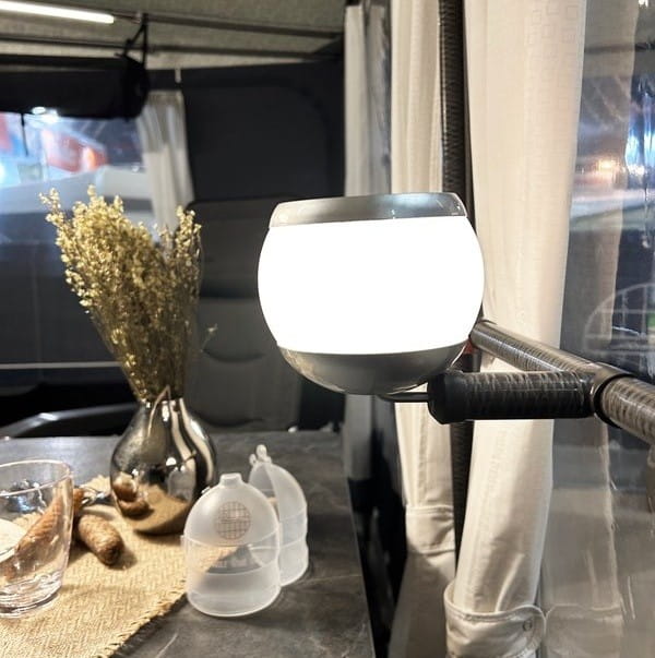 SF_Solar_Lamp_Pole_1-800px.jpg